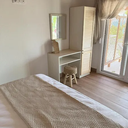 Santa Marina Garden - A Case de vacanță